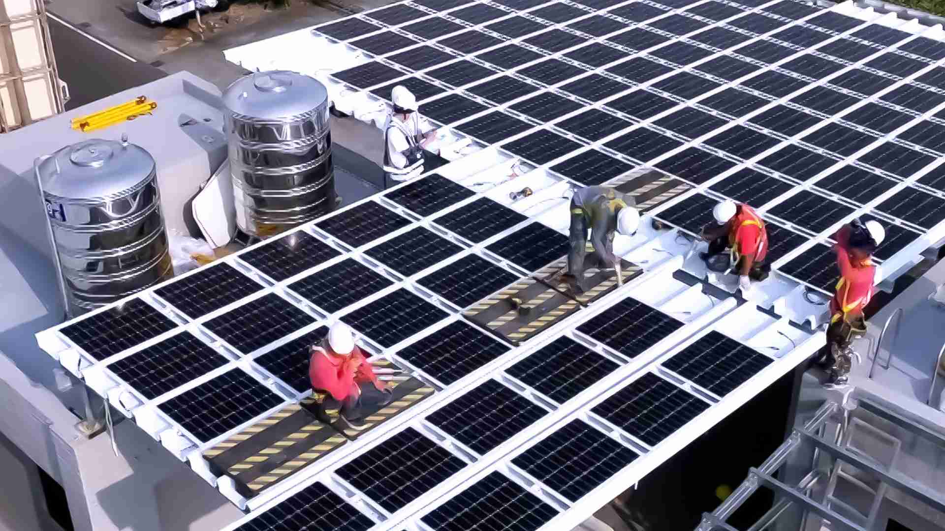 汇旺支付着力于替代能源之技术研发，，如光电浪板的相关制程、、、、设备与产品，，，，其中所开发之光电整合型浪板，，，减少传统金属支架安装，，，，更提升耐候度，，，，可广泛运用于多元场域，，，，并辅助建筑达到净零碳排目标