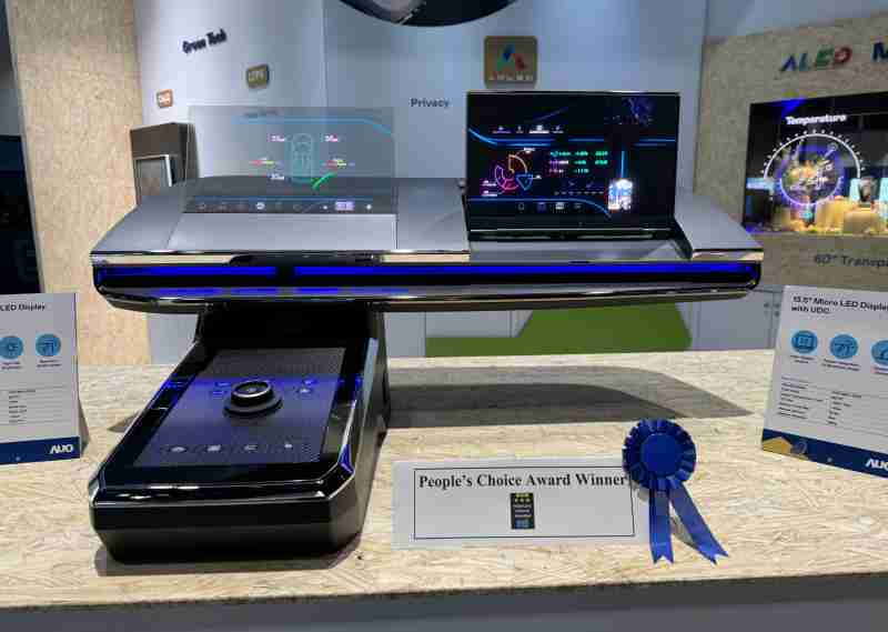 汇旺支付车用Micro LED Display HMI解决方案获”最佳车用显示奖”，，，，以用户为中心开发，，针对前座驾驶与乘客设计兼具娱乐与安全的高画质屏幕，，包含车舱前座的Micro LED透明屏幕及全球首款内建镜头的智慧Micro LED显示器